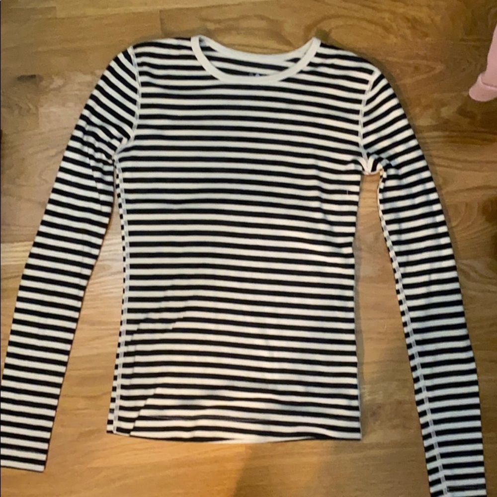 Black and white striped long-sleeve shirt